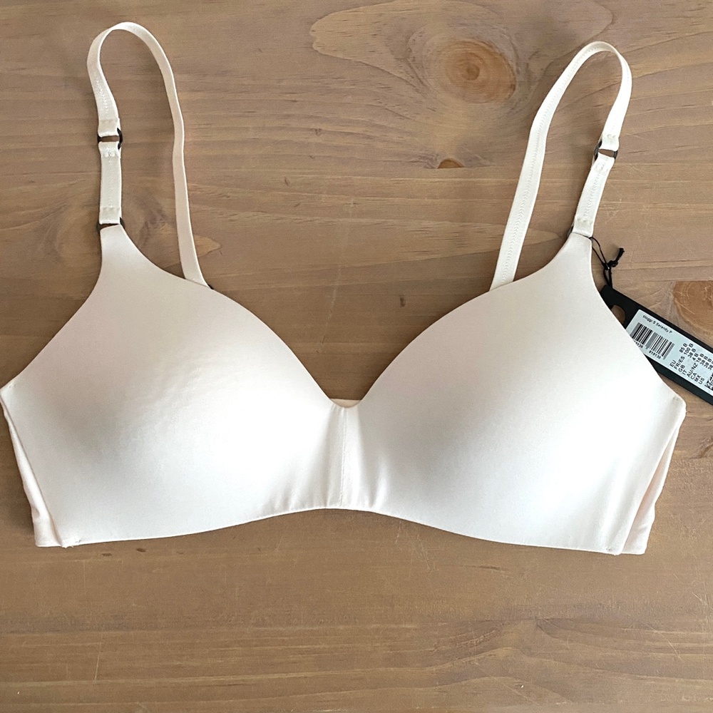Sloggi Serenity Women's Bra Size 38B Non Wired Soft Molded Cup Ivory
